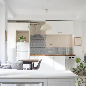 Apartamento Atico Con Balcon En Pleno Centro, Sevilla